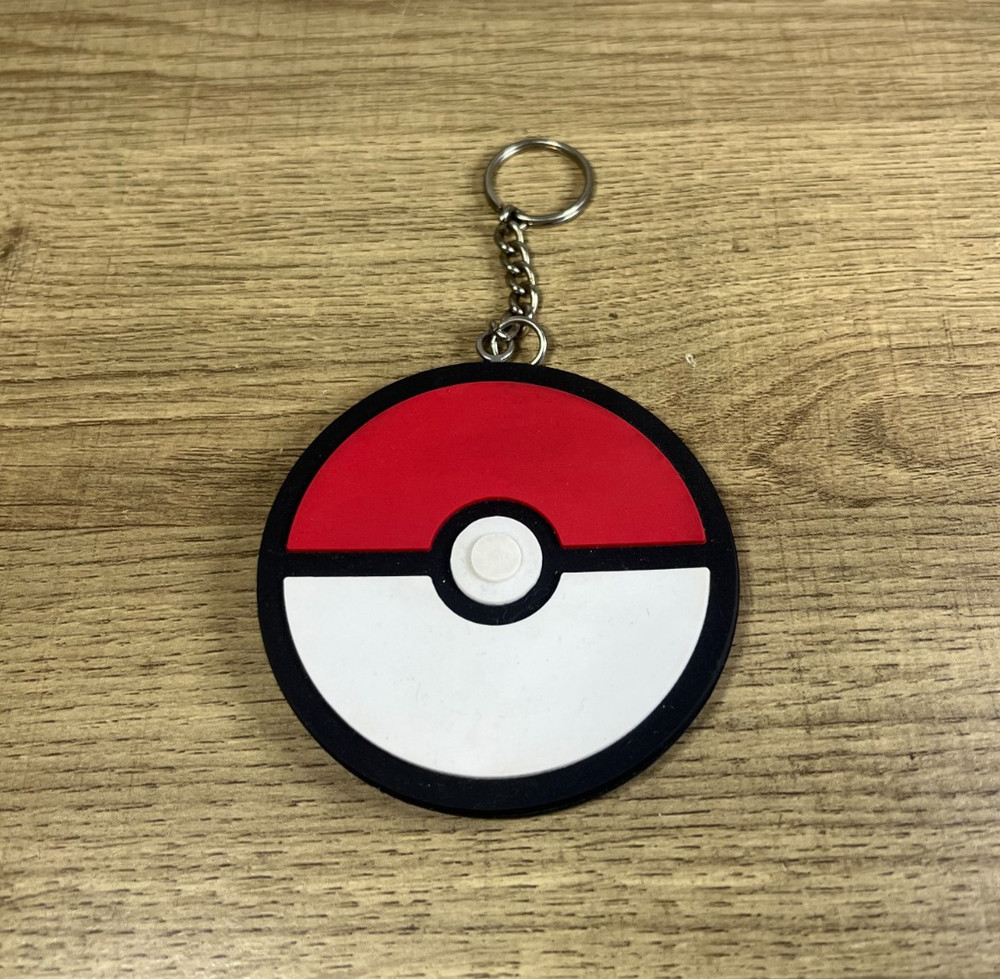 Pokemon – 4-Inch Red Pokeball Key Ring Keychain – New