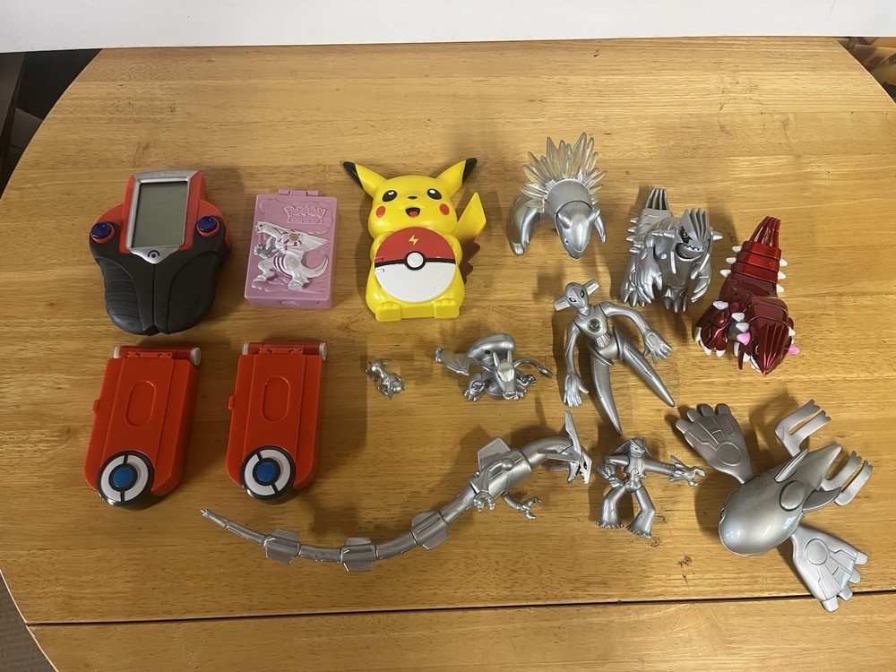 Hasbro Pokemon Figures Silver 10th Anniversary Toys Pokédex Pikachu Charizard