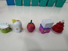 Shopkins Lot Of 23 Different Mini Figures & Bags Moose Enterprise