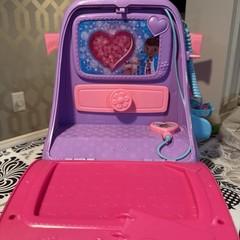 Doc McStuffins Get Better Mobile Clinic – Ambulance Works – Pull Along