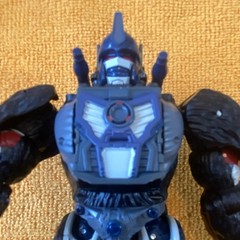 Hasbro Kingdom Optimus Primal Transformer Action Figure w/ Sword. In-complete.