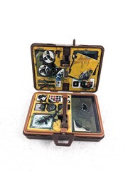Vintage 1975 Kenner SMDM Oscar Goldman Figure Exploding Briefcase W/ Files