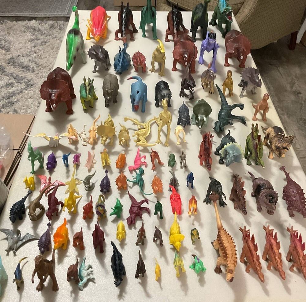Huge Dinosaur Lot Of 100 Assorted Brands Sizes Types Skeletons Plastic, Rubber