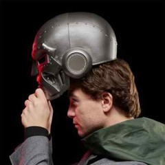 IN STOCK! Fantastic Four Marvel Legends Doctor Doom Premium Roleplay Helmet Prop