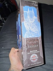 DC Collectibles Batman Arkham Knight Battle Damaged GameStop Exclusive Figure
