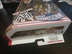 WWE Wrestlemania XXVIII Elite Collection CM Punk 2012 Toys R Us Exclusive NEW