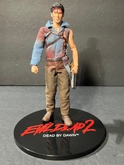 Mezco Evil Dead 2 Dead By Dawn One:12 Collective Ash Williams Action Figure