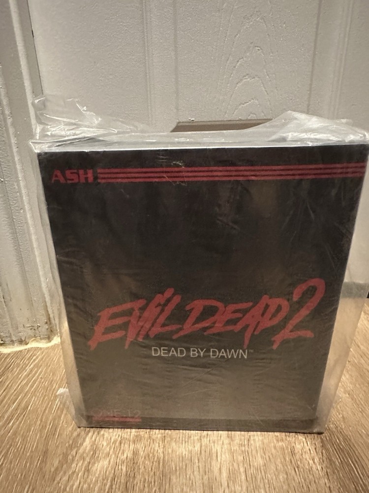 Mezco One: 12 Collective Evil Dead 2 Ash Williams 6-inch Action Figure