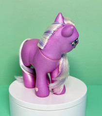 2003 G3 My Little Pony Rainbow Pony 1st Release Wysteria Purple Shimmer MLP