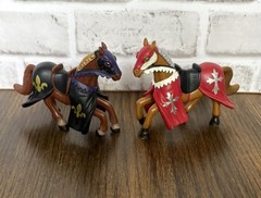 Simba Medieval Kingdoms Jousting Knight Horse Figure Red/Silver & Black/Purple