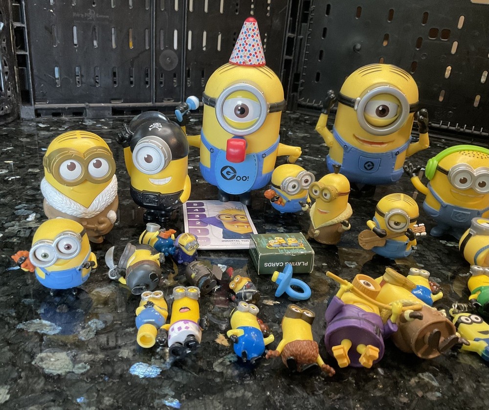 Minions Figures Despicable Me Toy Lot Thinkway Toys 33 Minions!