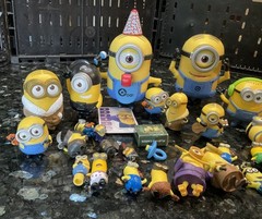 Minions Figures Despicable Me Toy Lot Thinkway Toys 33 Minions!