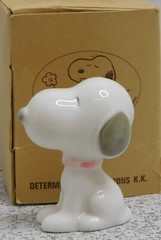 Vintage Peanuts Snoopy Sitting Determined Productions Mini Figurine HTF
