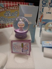 Big Into Energy Crystal Snow Light Up Globe Ball BIE Comfirmed ” Luck “