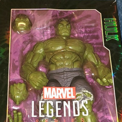 The HULK Marvel Legends Series 12″ Scale Action Figure MIB