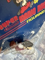 New Slightly OPEN SEAL Nintendo Super Mario Bros. Figurines With Hammer Applause
