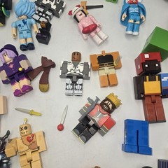 Roblox Toys Action Figures Lot Of 26 + Accessories