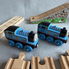 LOT of Vintage Thomas The Train Wooden Railway Tracks 69 Pieces Maron Bridge