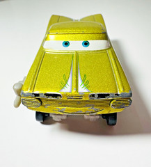 Disney Pixar Cars Yellow Hydraulic Ramone Diecast Car Tractor Stampede