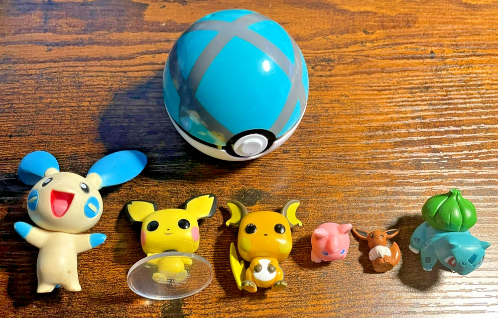Pokemon 7 Piece Mixed Toy Lot, Poke Ball, Mini Figures, Pikachu