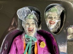 Sideshow Collectibles Exclusive The Joker 1/6th Figure Incomplete Look & Read