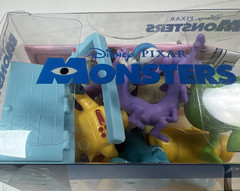 NEW! DISNEY PIXAR MONSTERS INC. Critter Crate 6 Mini Figs. Playmat & Accessories