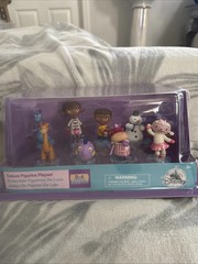 Disney Doc McStuffins Deluxe 8 piece Figurine Play Toy Set Lambie, Chilly new