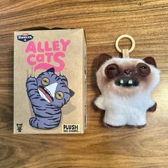 FUGGLER Alley Cat Bag Charm – Yawper Siamese Cat (keychain)