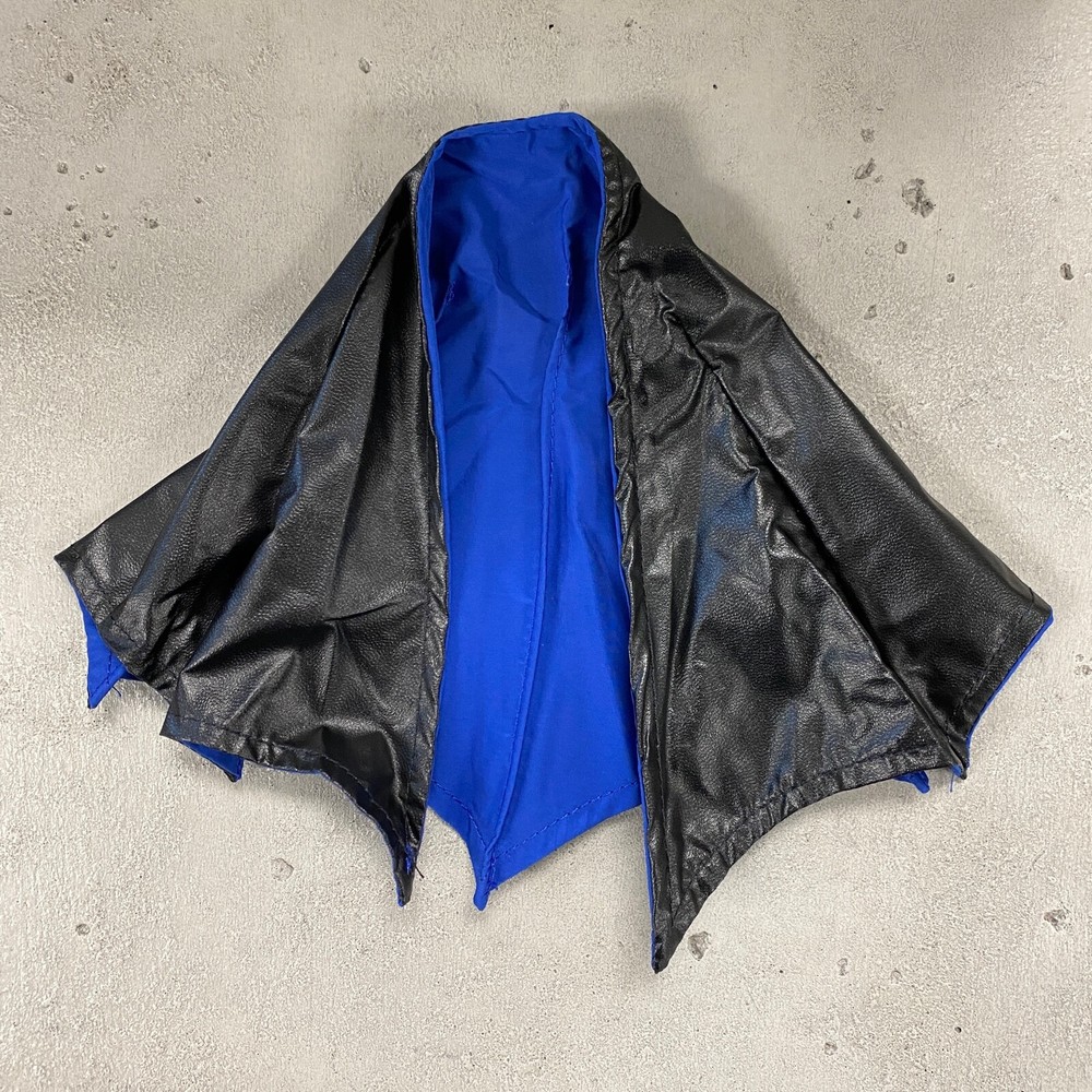 SU-C-BAT-BKBU: Two Tone Black Blue fabric wired cape for 6″ ~ 7″ Batman Figure