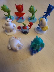 Lot Of 9 Mini PVC Plastic Figures Mixed Mask Smurfette Crab Marshmellow Rocket