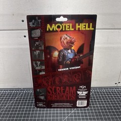 Trick Or Treat Studios – Scream Greats – Motel Hell Farmer Vincent Figure B2