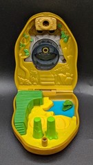 2009 Secret Zak Saturday’s Swamp Creature’s Battleground PlaySet Cartoon Network