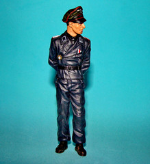 1:16 Scale Torro WWII German Panzer Commander Officer Jochen Peiper Figure