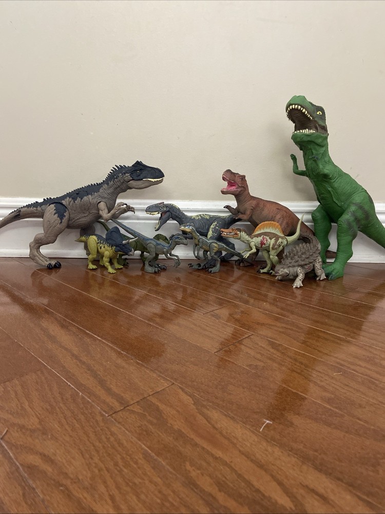 Dinosaur Toy Lot: Jurassic World And Others (10 Dinosaurs. Some Need Batteries)