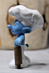 Smurf Baker Collectible Figurine McDonalds Happy Meal Toy 2011 PVC Plastic
