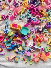 Huge Mixed Lot My Little Pony, 72 Ponies Over 100 Various Accessories 3 Playsets