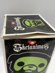 Skelanimals Maxx The Bulldog Glow In The Dark Puppy Dog Vinyl Figure Series 1