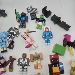 Roblox Toys Action Figures Lot Of 26 + Accessories