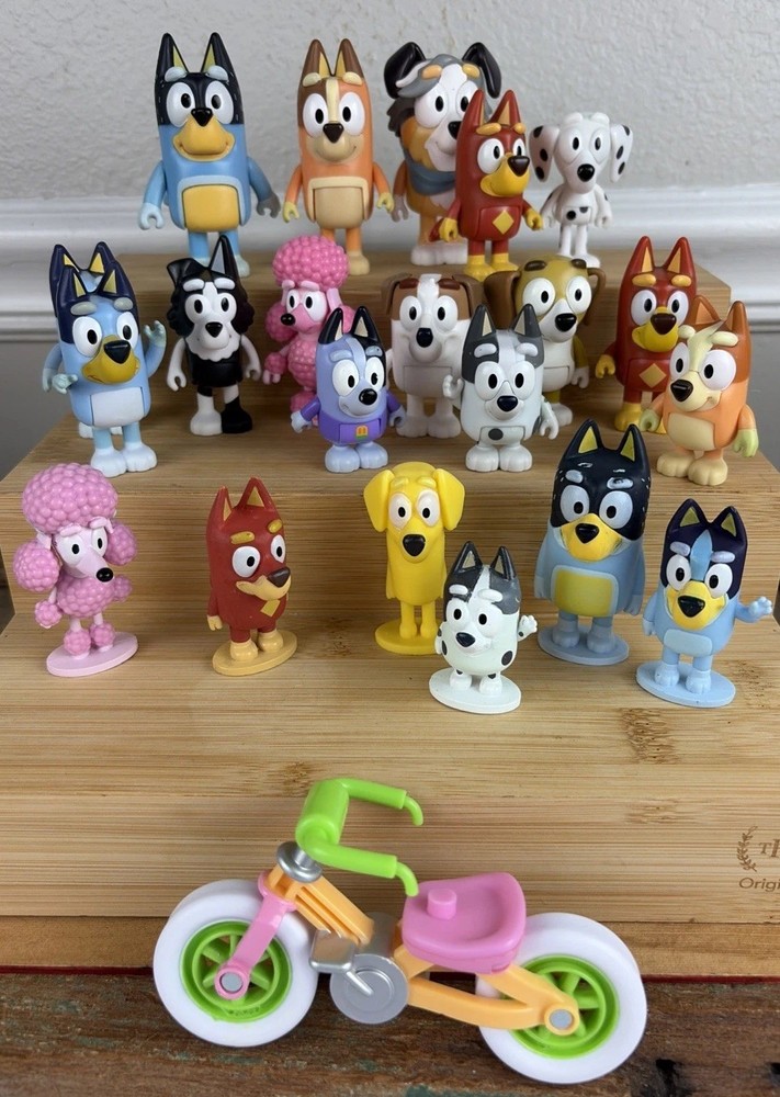 Bluey Friends Family 2.5-3″ Poseable Dog Figures Ludo Studio 23 Pc Lot Bike