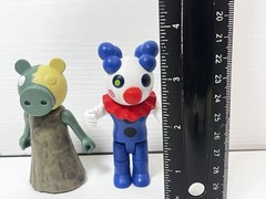 Roblox Piggy Clowny Clown 3.5” Series 1 Action Figure & Minitoon