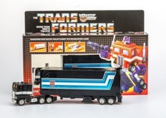 Transformers G1 Autobot Commander Black Optimus Prime Transforming Toy Figure