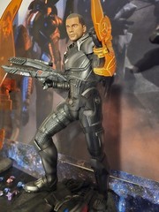 Mass Effect Male Shepard 1/6 Scale Dark Horse Statue