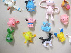 24 pc Pokemon 1″ Miniature Figures Including Moncolle MS-17 Mew