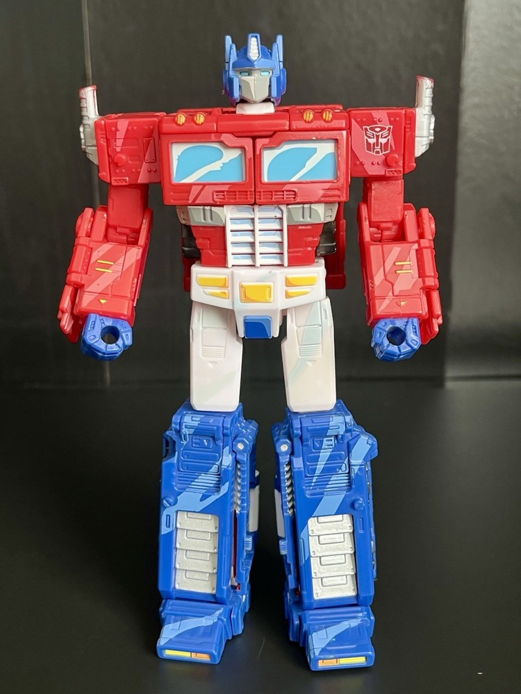 OPTIMUS PRIME Transformers SIEGE War for Cybertron WFC-S65 35th Anniversary!