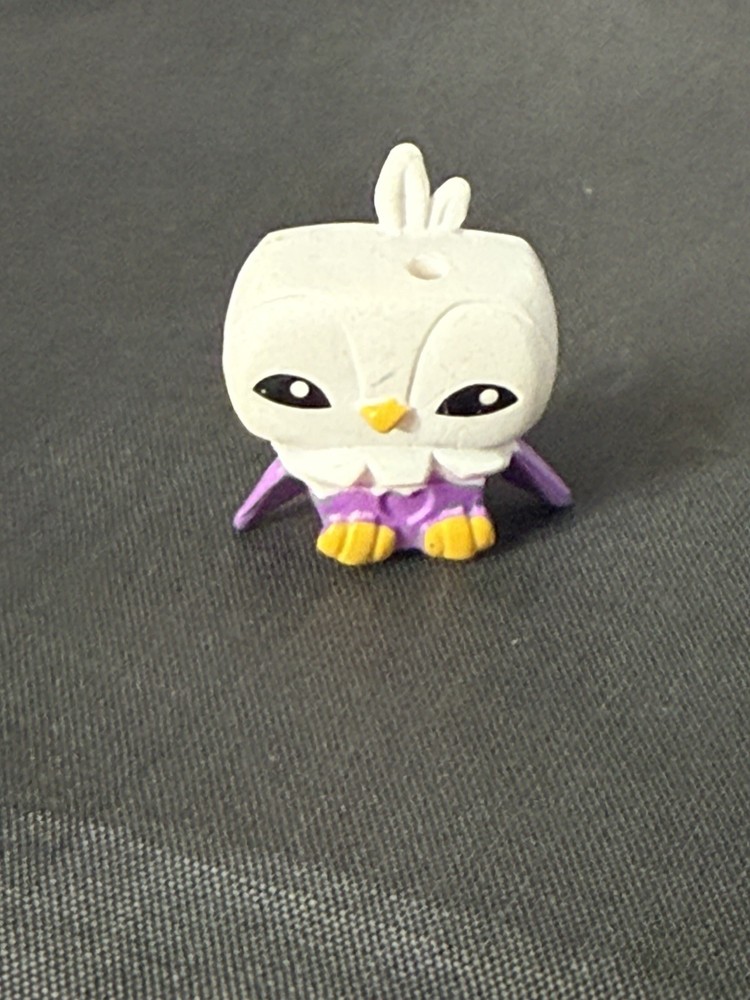 Animal Jam Adopt Me Mini Figure White/Purple Eagle Series 1-15