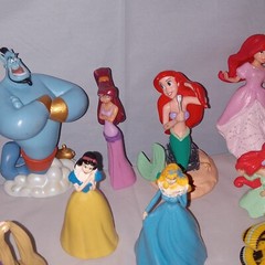 Lot of 25 Princess Cake Toppers Figures Ariel Vintage & Modern my little mermaid