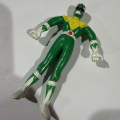 Lot of 4 Power Ranger Action Figures, Red, Green, Yellow and Pink w Accessories
