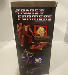 NEW 2022 Takara Tomy 35th Street Fighter II x Transformers Optimus vs Megatron