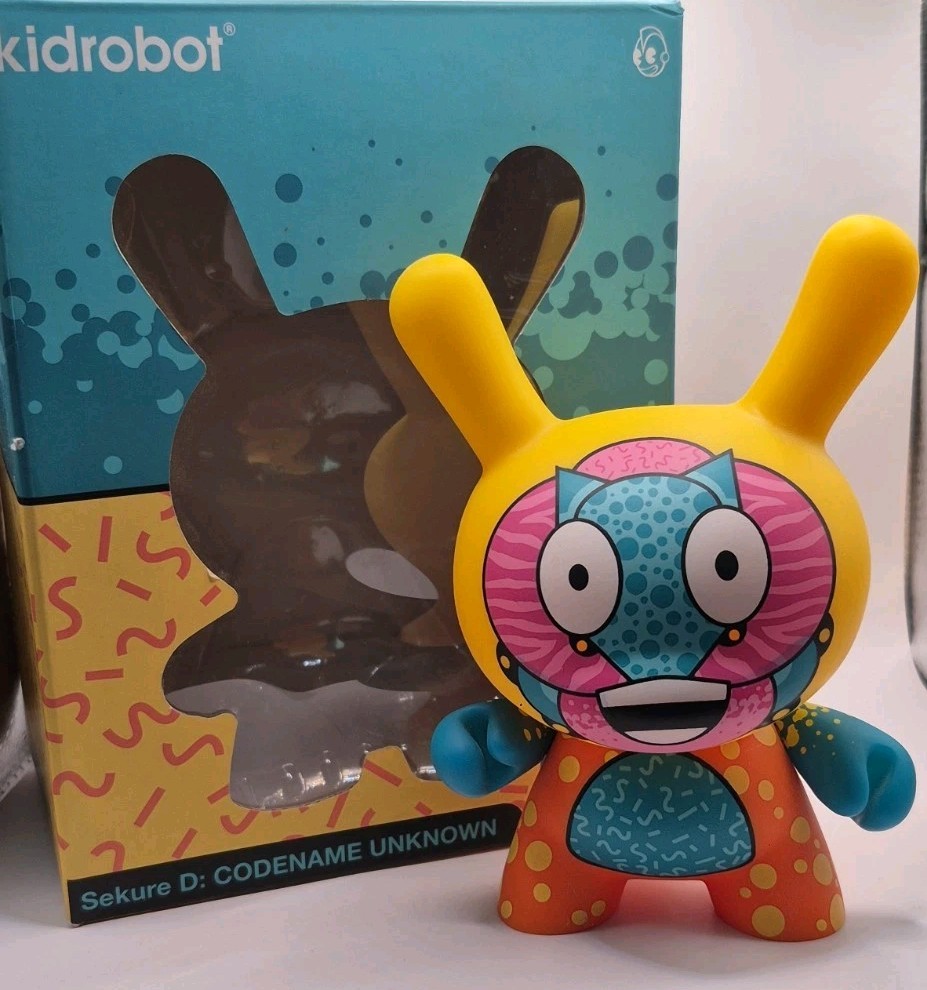 Dunny Codename Unknown 5″ Limited Edition by Sekure D Kidrobot Vinyl Figure