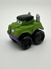 Hasbro 2008 Marvel Hulk little Chuck the Truck Car toy Cake topper -2.2In….90